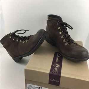 COPY - Clark Darian Heath Drk Brown Suede Ankle B…